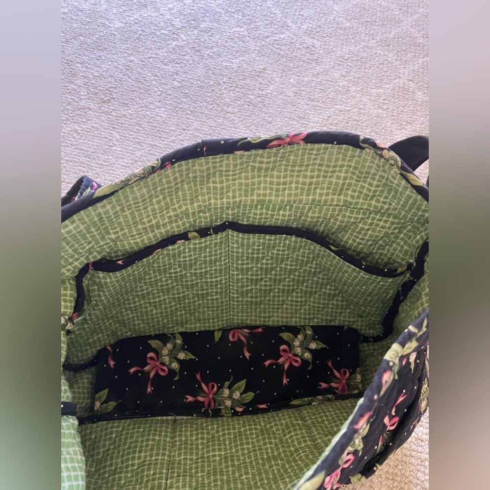 Vera Bradley Retire Rare New Hope Messenger Bag - Picture 3 of 5